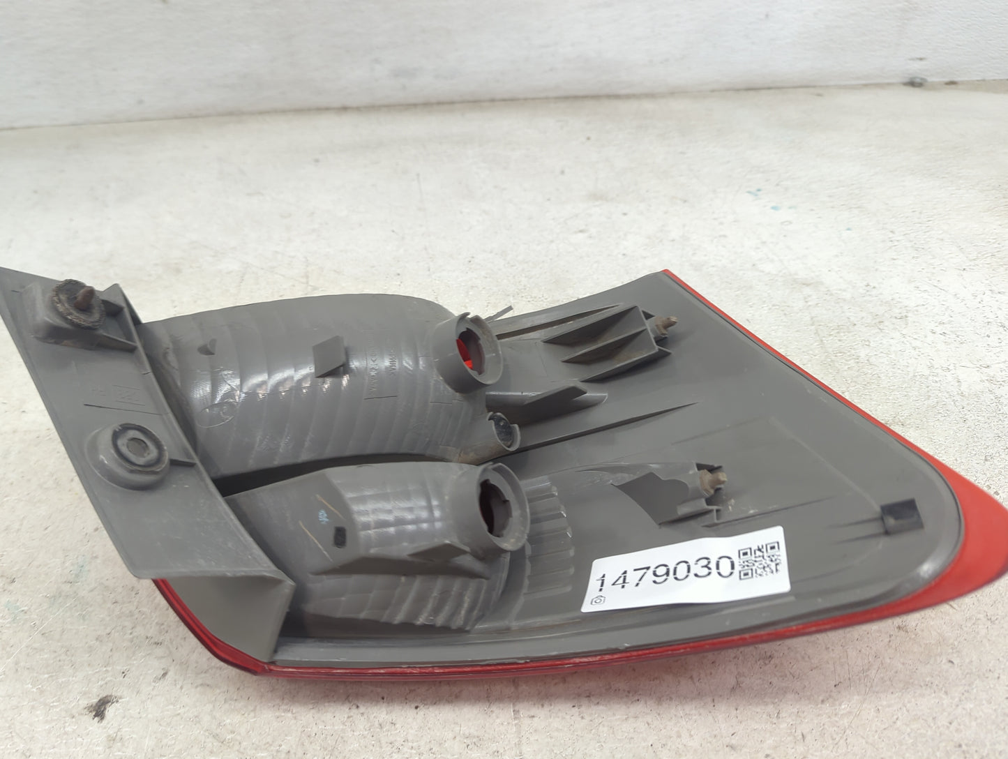 2008-2015 Nissan Rogue Tail Light Assembly Driver Left OEM Fits Fits 2008 2009 2010 2011 2012 2013 2014 2015 OEM Used Auto P