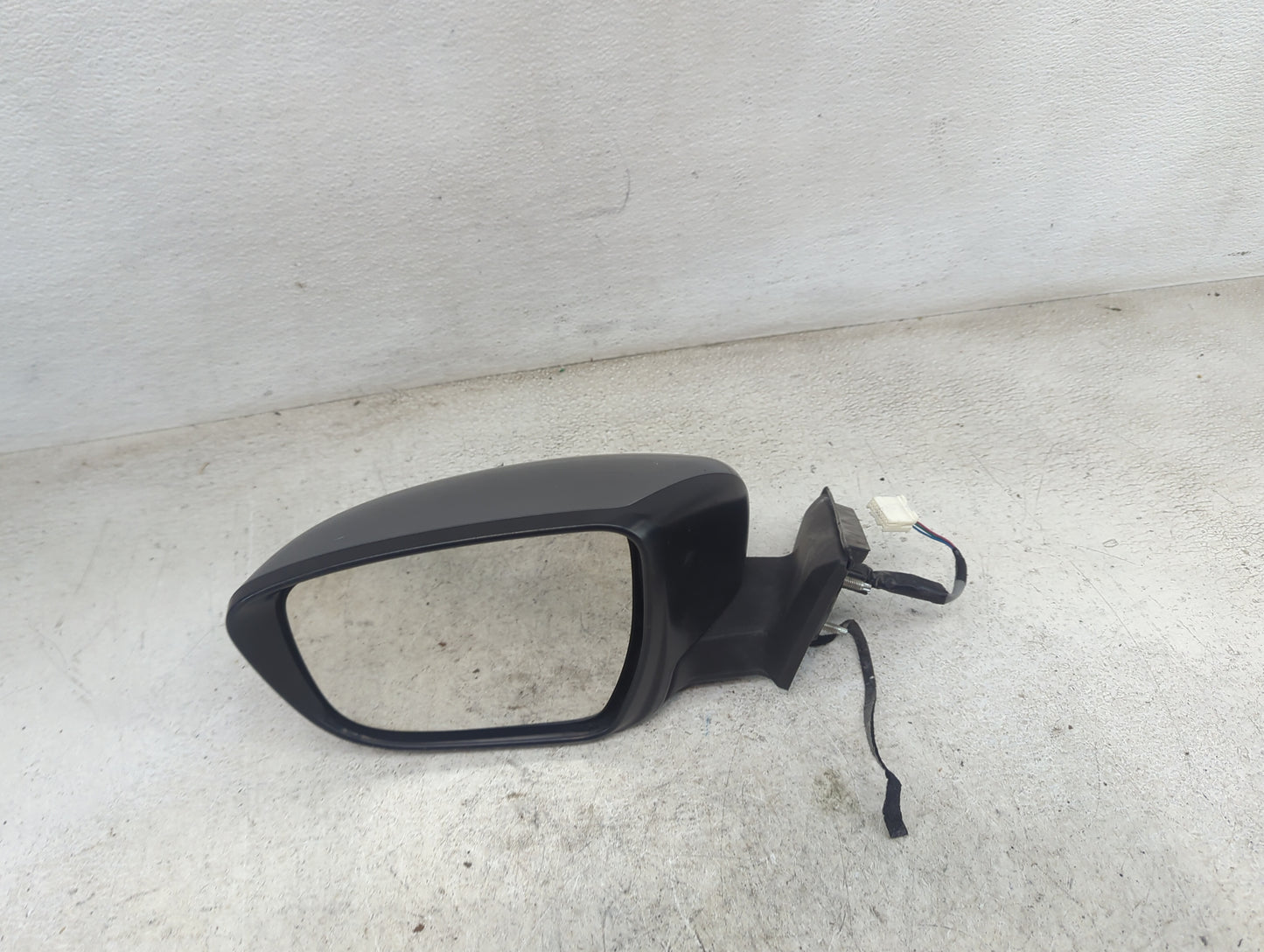 2016-2020 Nissan Rogue Passenger Side View Mirror - Right Door Mirror OEM Used - Oemusedautoparts1.com