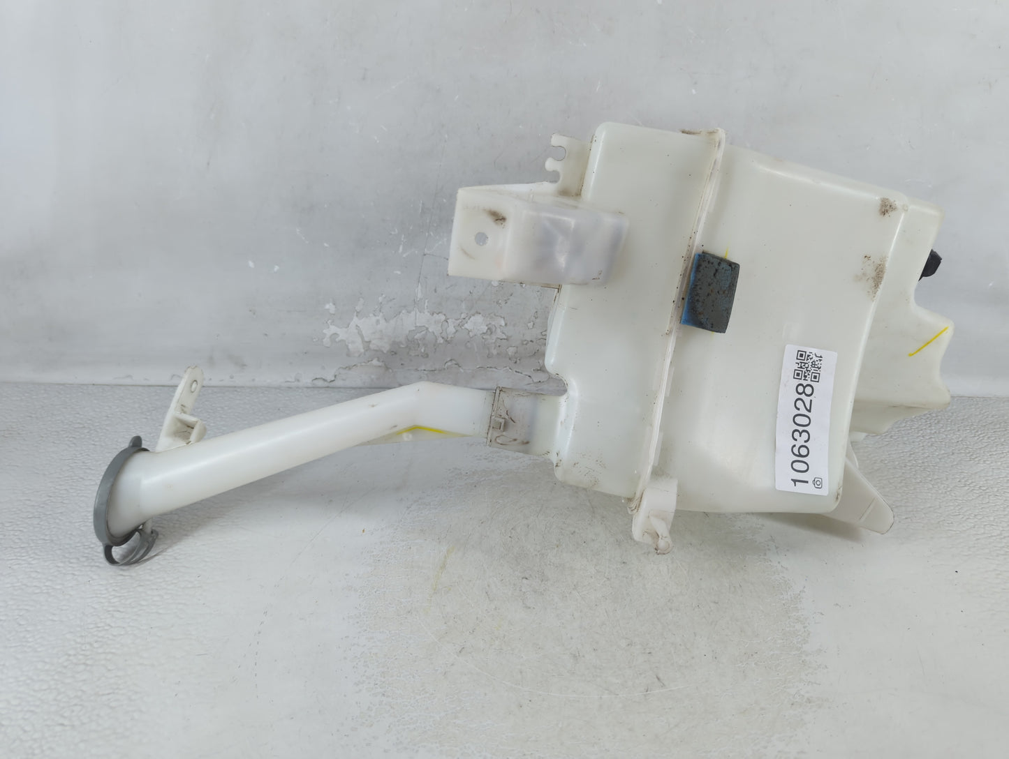 2013-2015 Nissan Sentra Windshield Washer Fluid Reservoir Bottle Oem - Oemusedautoparts1.com