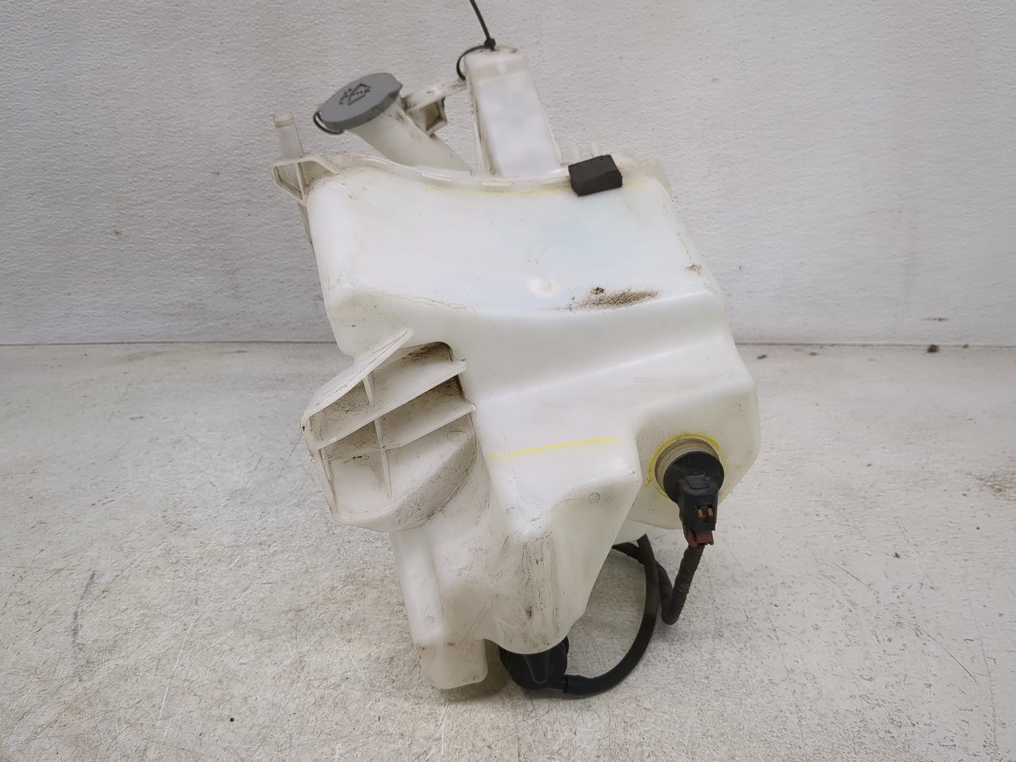 2013-2015 Nissan Sentra Windshield Washer Fluid Reservoir Bottle Oem - Oemusedautoparts1.com