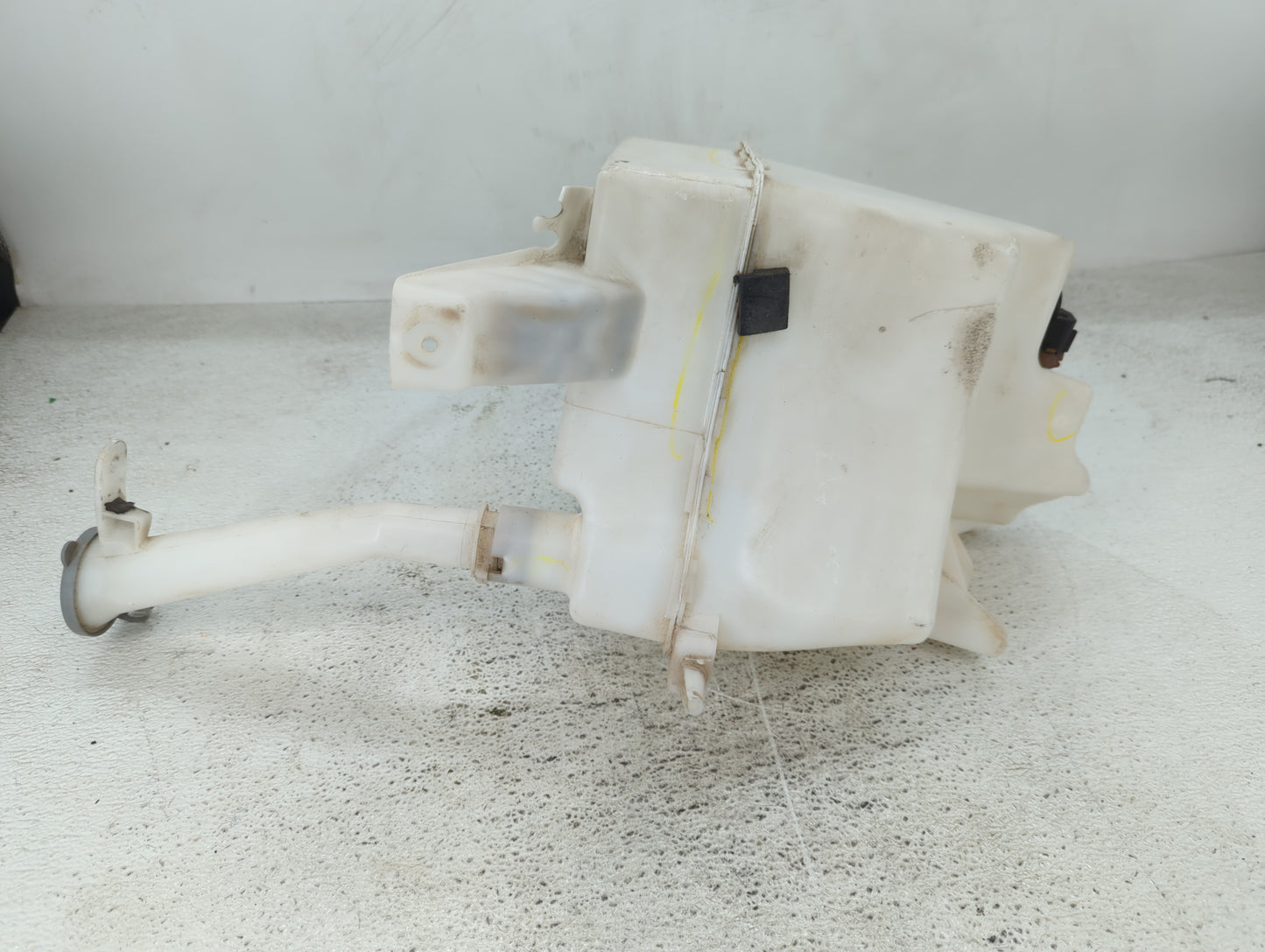 2013-2015 Nissan Sentra Windshield Washer Fluid Reservoir Bottle Oem - Oemusedautoparts1.com