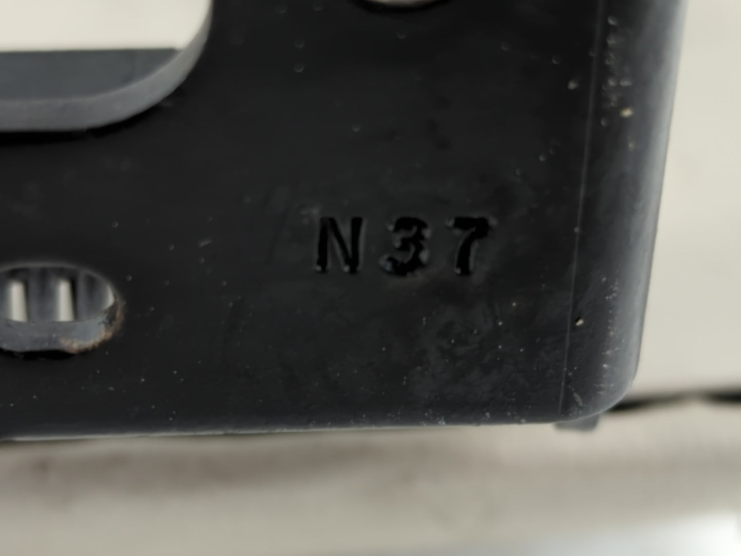 2013-2016 Nissan Sentra Center Console Armrest Cover Lid Fits Fits 2013 2014 2015 2016 OEM Used Auto Parts - Oemusedautopart