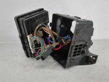 2013-2019 Nissan Versa Fusebox Fuse Box Panel Relay Module P/N:3506001FNE 284B7 3TS0B Fits Fits 2013 2014 2015 2016 2017 2018 2019 OEM Used Auto Parts