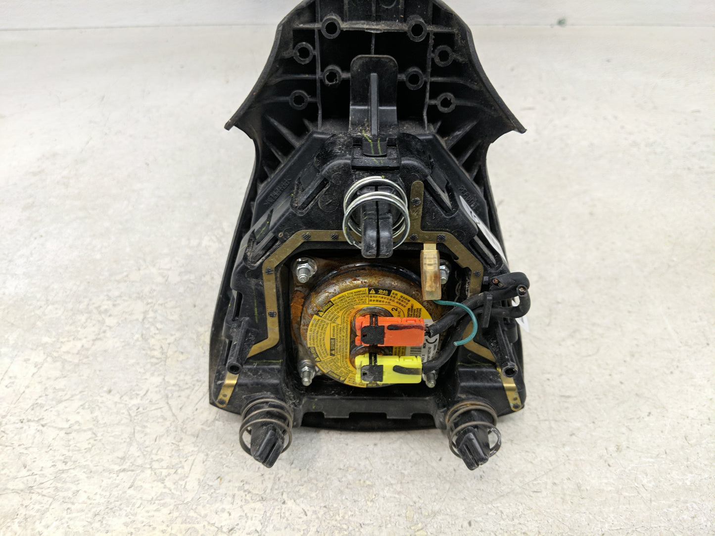 2014-2015 Nissan Versa Air Bag Driver Left Steering Wheel Mounted Fits Fits 2014 2015 OEM Used Auto Parts - Oemusedautoparts