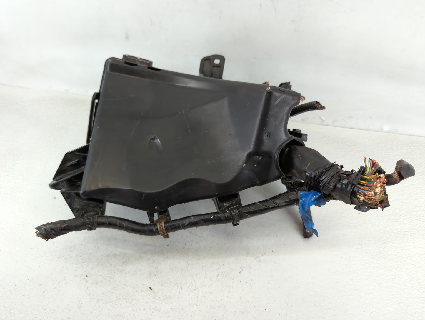2015 Subaru Legacy Fusebox Fuse Box Panel Relay Module P/N:MB503701B Fits OEM Used Auto Parts - Oemusedautoparts1.com