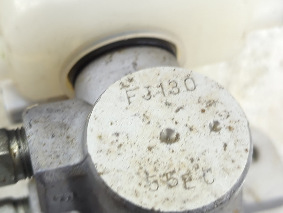 Subaru Xv Brake Master Cylinder 1496916 - Oemusedautoparts1.com