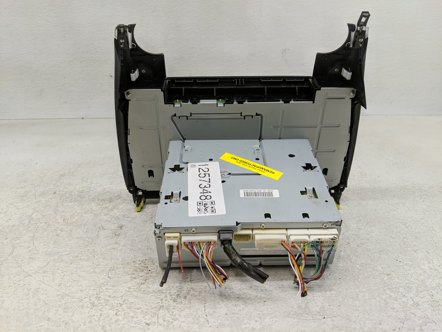 2015 Toyota Camry Radio AM FM Cd Player Receiver Replacement P/N:86140-06390 Fits OEM Used Auto Parts - Oemusedautoparts1.co