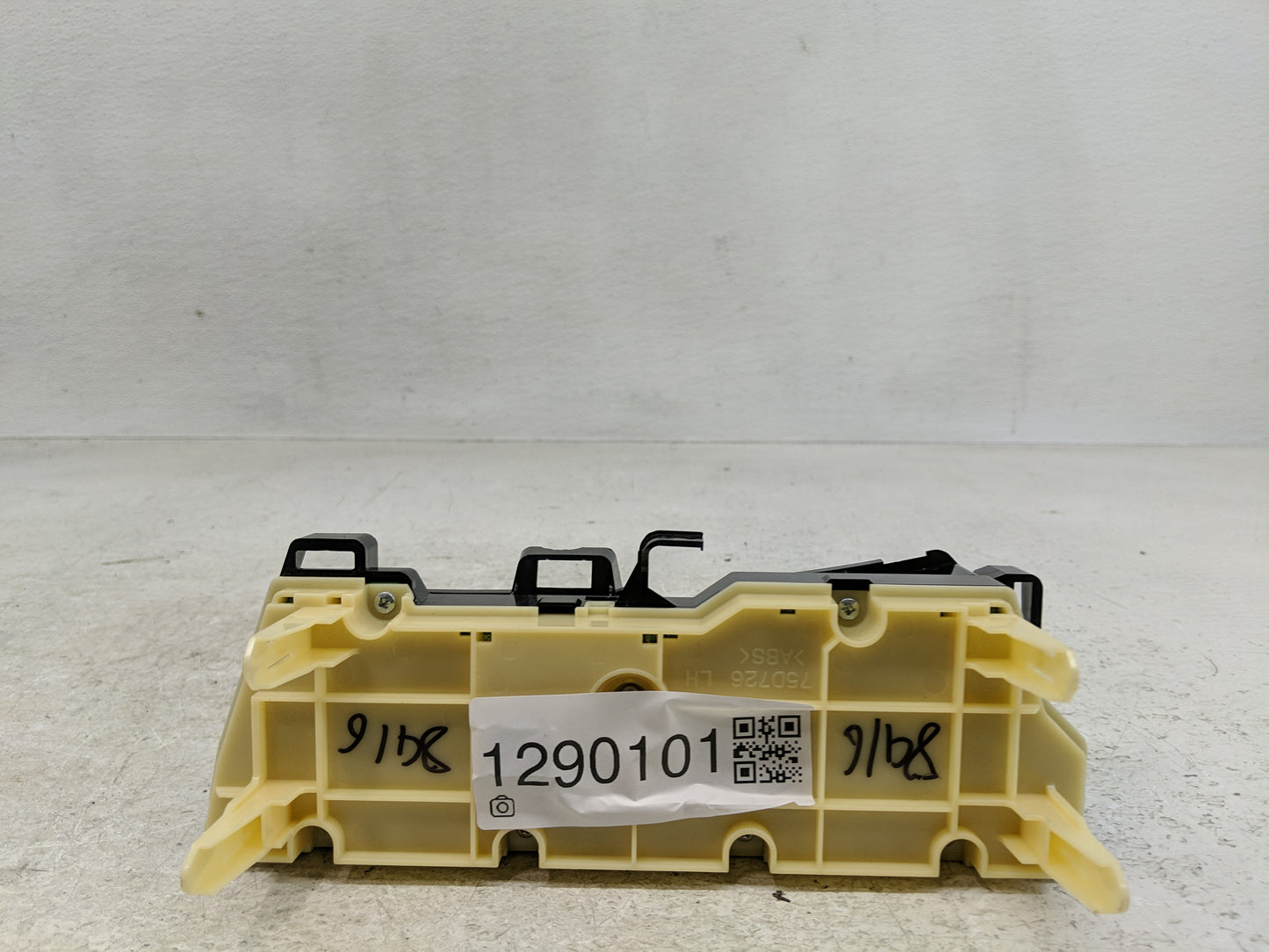 2013-2015 Toyota Prius Climate Control Module Temperature AC/Heater Replacement P/N:75D726 Fits Fits 2013 2014 2015 OEM Used