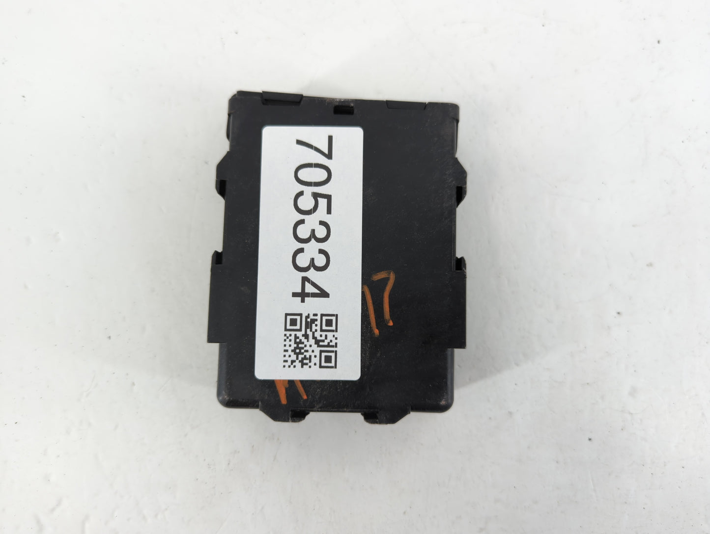 2014-2015 Toyota Prius Chassis Control Module Ccm Bcm Body Control - Oemusedautoparts1.com