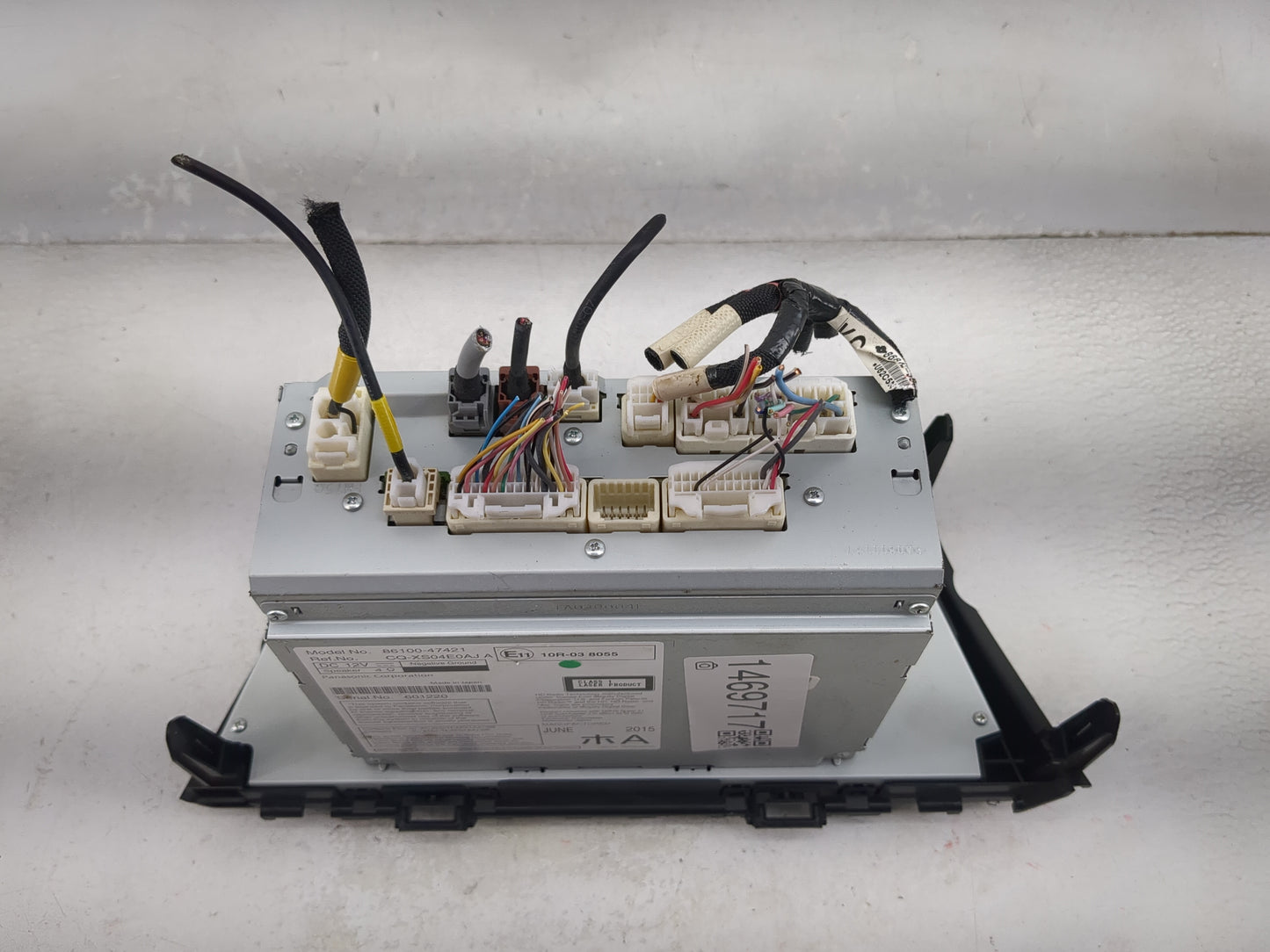 2015-2016 Toyota Prius V Radio AM FM Cd Player Receiver Replacement P/N:86100-47421 CQ-XS04E0AJ Fits Fits 2015 2016 OEM Used