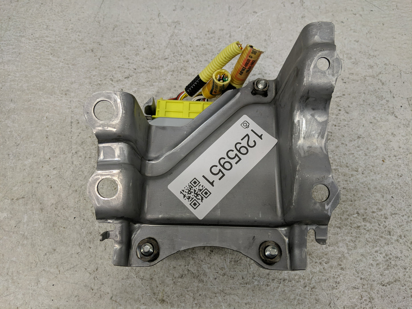 2012-2020 Toyota Sienna Air Bag Passenger Seat Right OEM P/N:89170-08140 Fits Fits 2012 2013 2014 2015 2016 2017 2018 2019 2