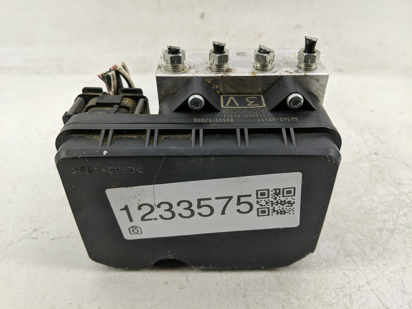 2015 Toyota Yaris ABS Pump Control Module Replacement Fits OEM Used Auto Parts - Oemusedautoparts1.com