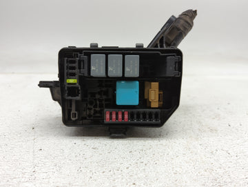 2012-2019 Toyota Yaris Fusebox Fuse Box Panel Relay Module P/N:82662-0D321 Fits Fits 2012 2013 2014 2015 2016 2017 2018 2019 OEM Used Auto Parts