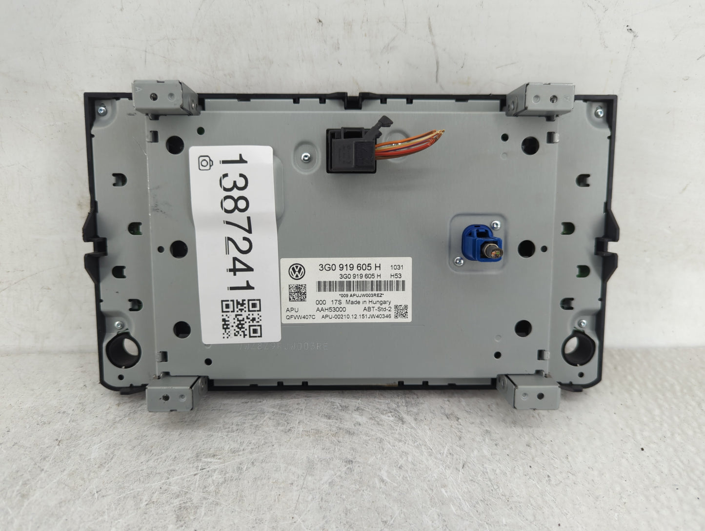 2015-2016 Volkswagen Golf Information Radio Display Screen 1387241 - Oemusedautoparts1.com