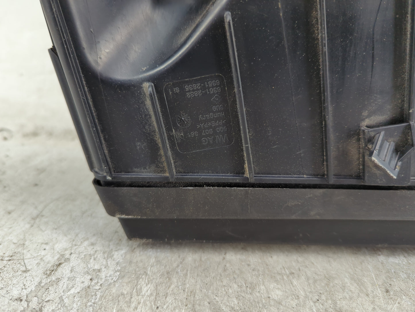 2015-2019 Volkswagen Golf Fusebox Fuse Box Panel Relay Module P/N:5Q0 907 361 C Fits Fits 2015 2016 2017 2018 2019 2020 2021