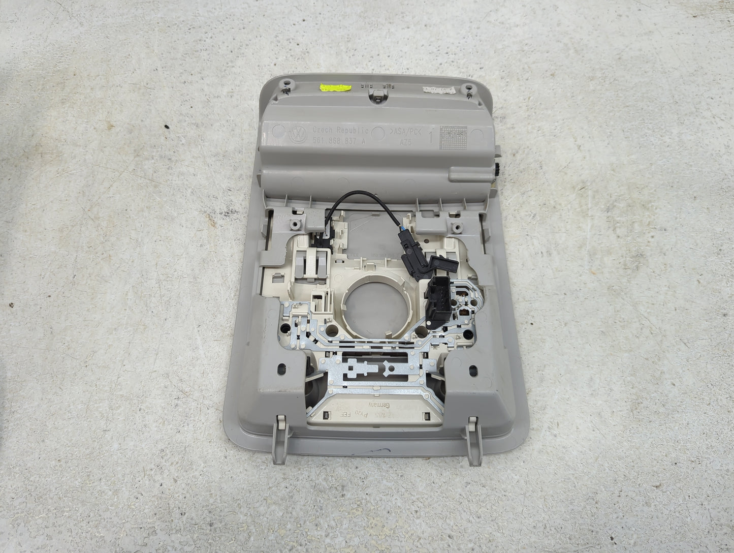 2015-2018 Volkswagen Jetta Overhead Roof Console 1430057 - Oemusedautoparts1.com