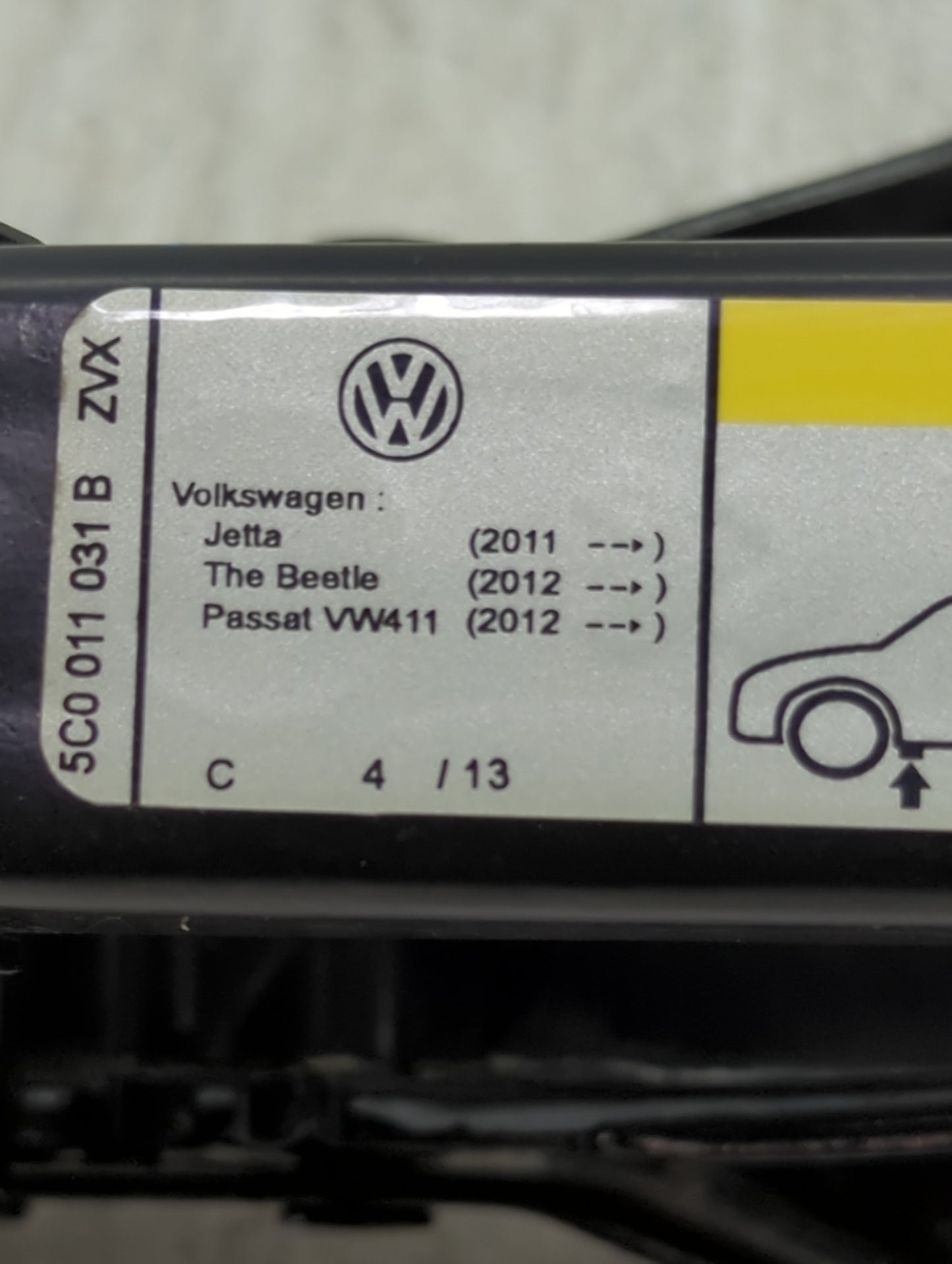 2015 Volkswagen Jetta Spare Scissor Car Jack 1431554 - Oemusedautoparts1.com