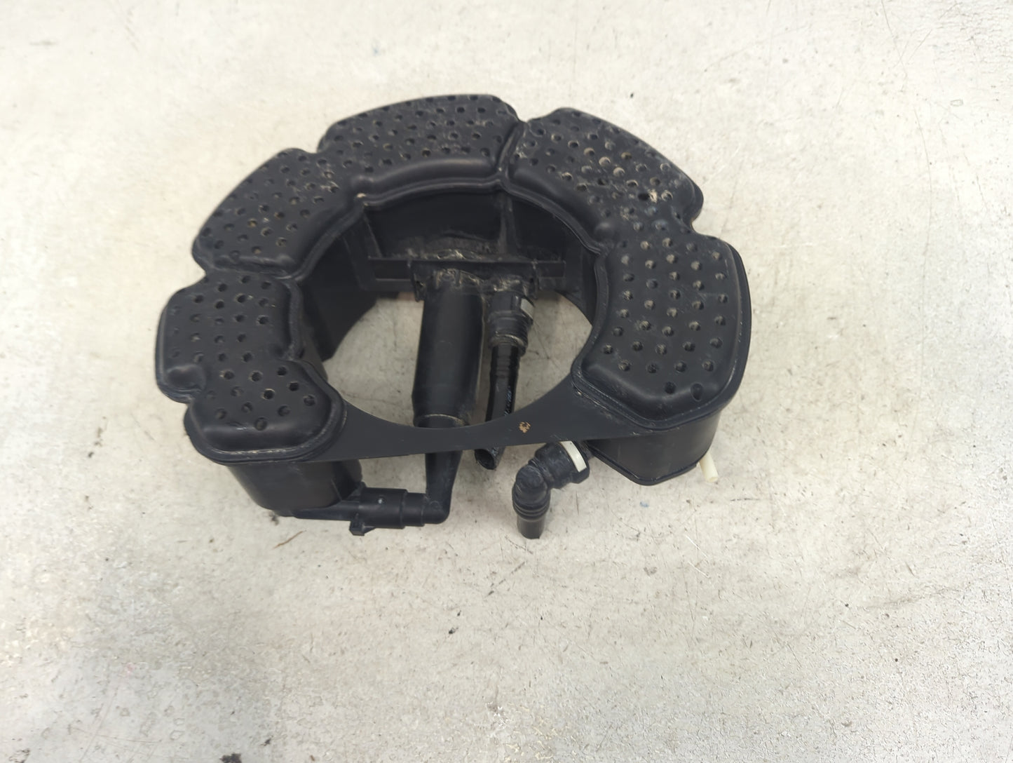 2015 Volkswagen Jetta Fuel Vapor Charcoal Canister 1479527 - Oemusedautoparts1.com