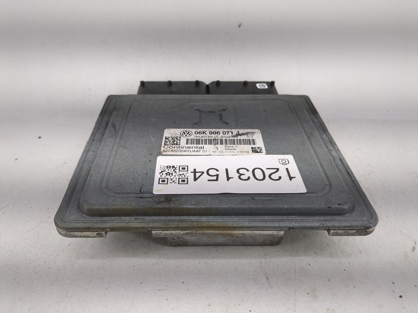 2015 Volkswagen Passat PCM Engine Control Computer ECU ECM PCU OEM P/N:06K 906 071 J Fits OEM Used Auto Parts - Oemusedautop