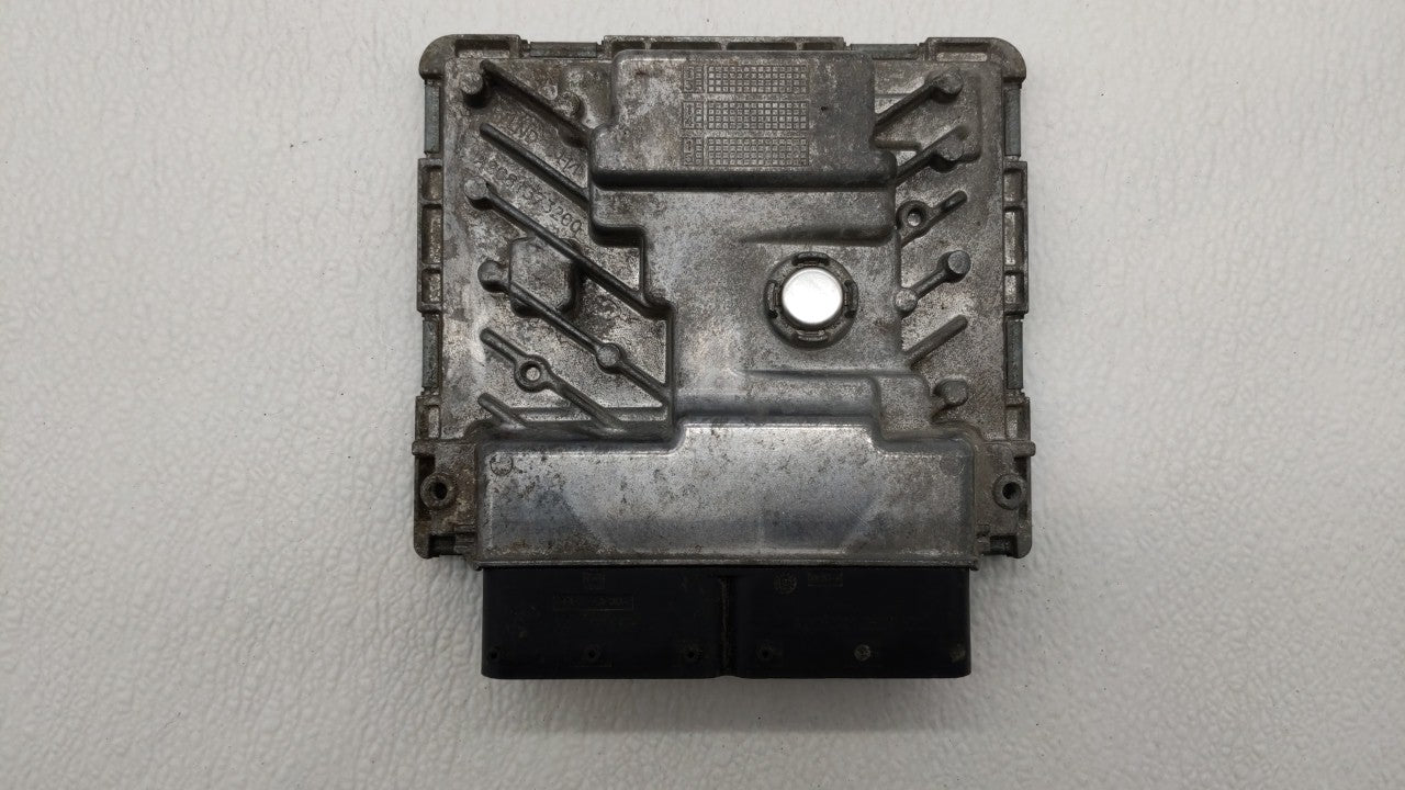 2015 Volkswagen Passat PCM Engine Control Computer ECU ECM PCU OEM P/N:06K 906 071 K Fits OEM Used Auto Parts - Oemusedautop