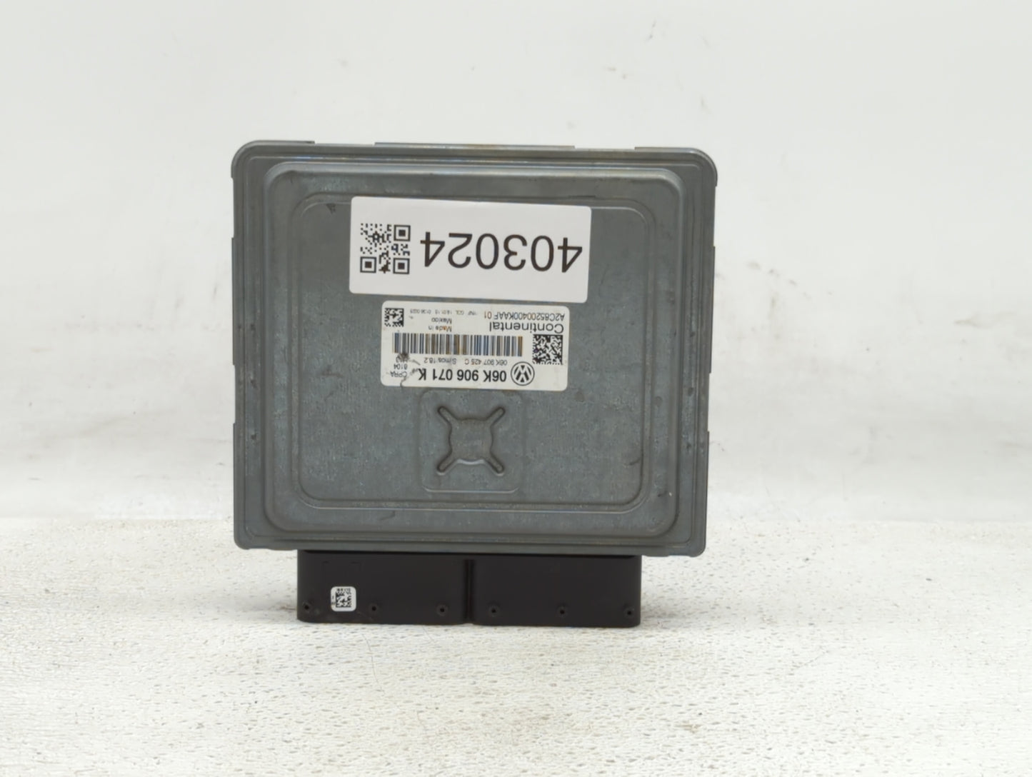 2015 Volkswagen Passat PCM Engine Control Computer ECU ECM PCU OEM P/N:06K 906 071 K Fits OEM Used Auto Parts - Oemusedautop