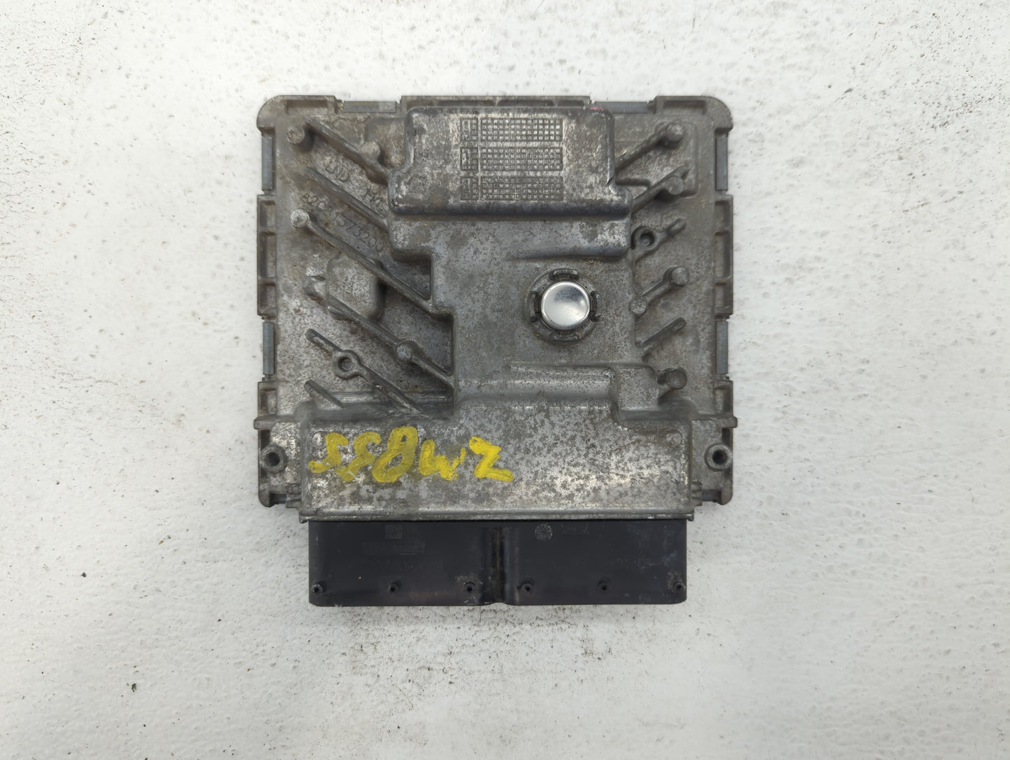 2015 Volkswagen Passat PCM Engine Control Computer ECU ECM PCU OEM P/N:06K 906 071 K Fits OEM Used Auto Parts - Oemusedautop