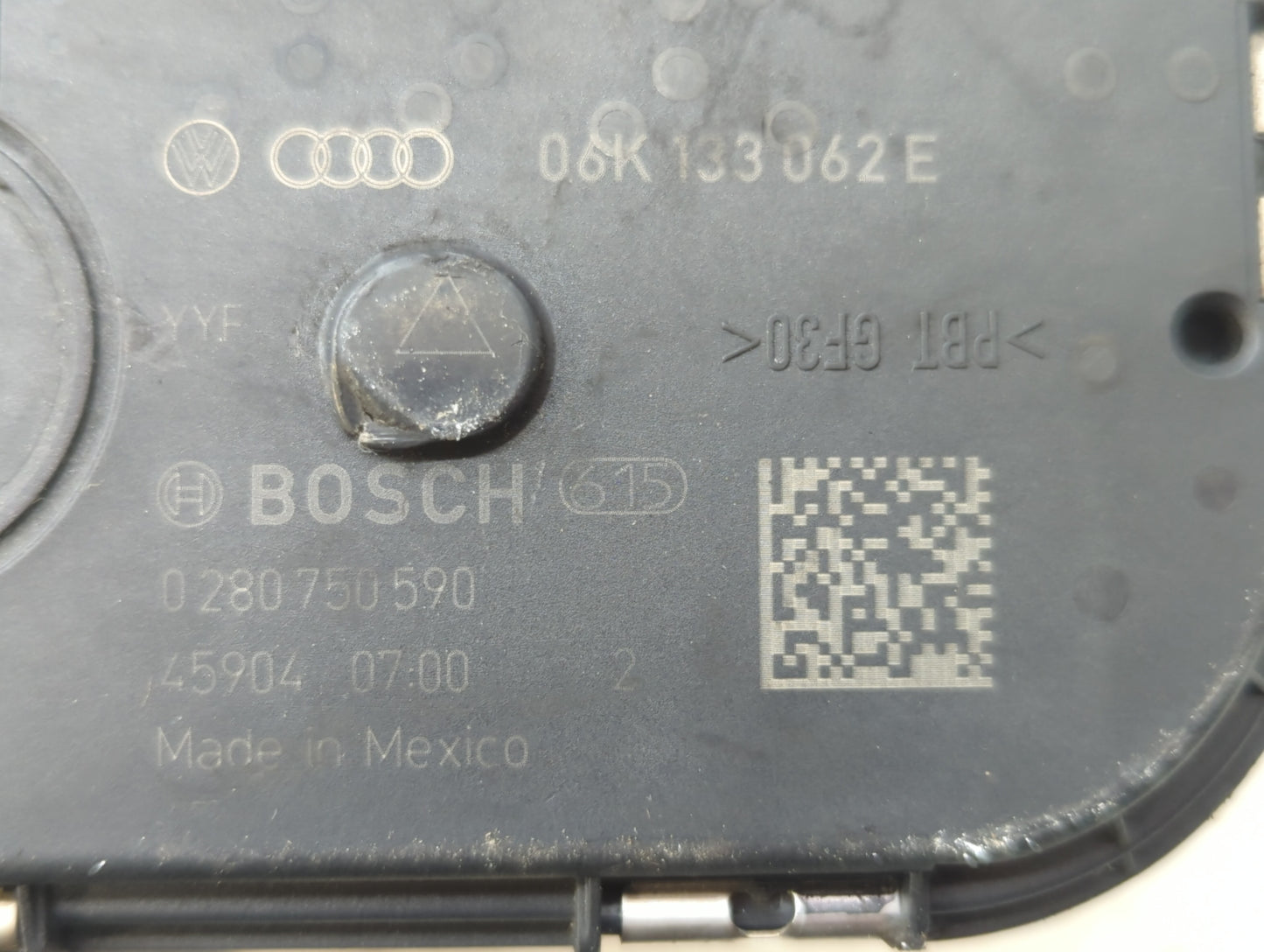 2014-2017 Volkswagen Passat Throttle Body P/N:06K 133 062 E Fits Fits 2014 2015 2016 2017 OEM Used Auto Parts - Oemusedautop