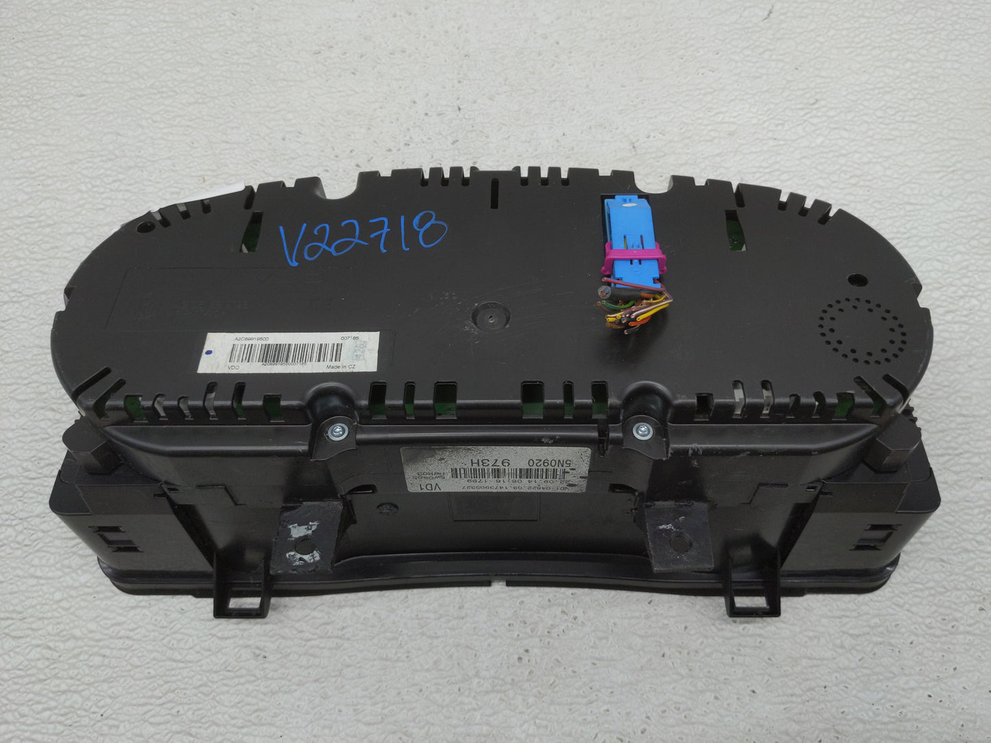 2015-2017 Volkswagen Tiguan Instrument Cluster Speedometer Gauges P/N:5N0920973H 5N0920 Fits Fits 2015 2016 2017 OEM Used Au