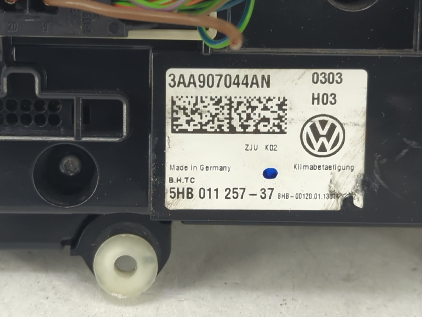 2013-2015 Volkswagen Tiguan Climate Control Module Temperature AC/Heater Replacement P/N:5HB 012 405-17 3AA907044CR Fits OEM