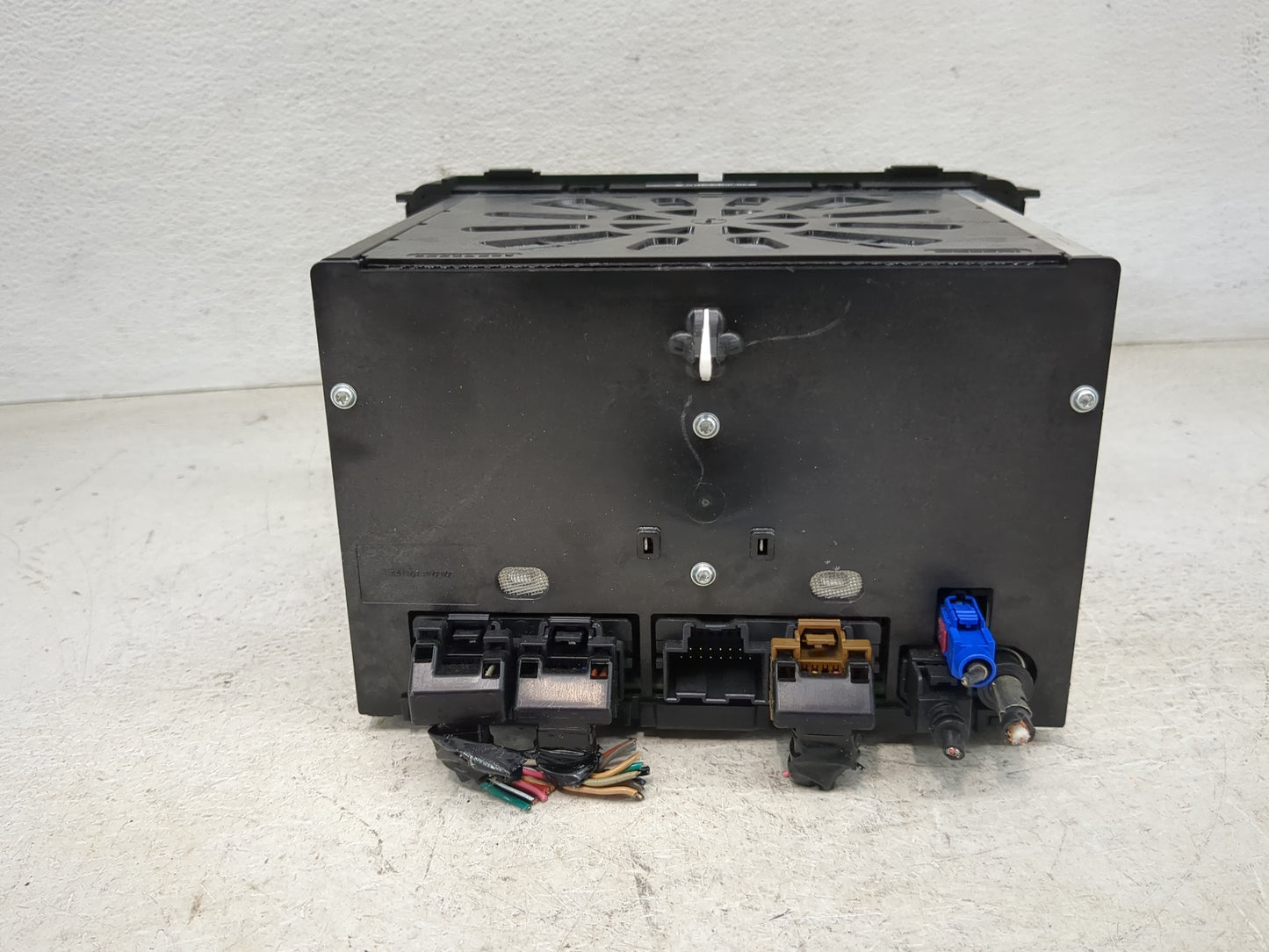 2016 Traverse Radio AM FM Cd Player Receiver Replacement Fits Fits 2015 OEM Used Auto Parts - Oemusedautoparts1.com