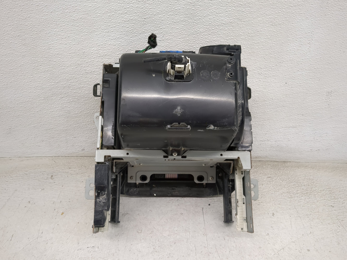 2016 Gmc Yukon Radio Control Panel - Oemusedautoparts1.com