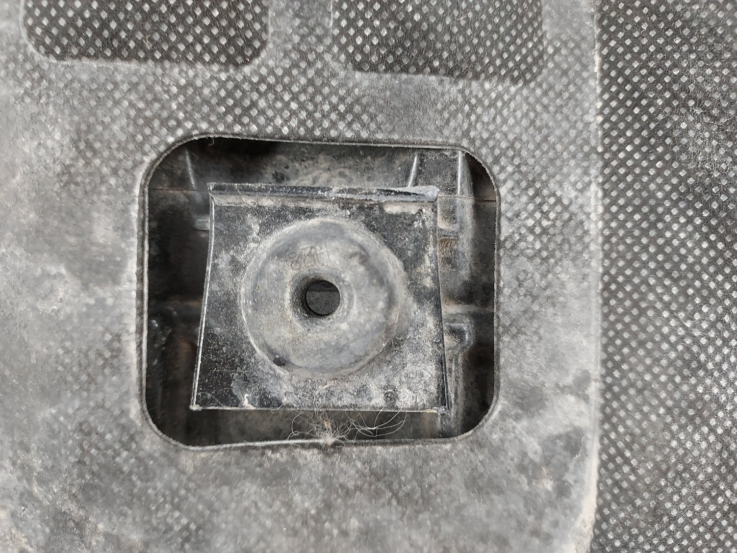 2016 Acura Mdx Engine Cover Black - Oemusedautoparts1.com