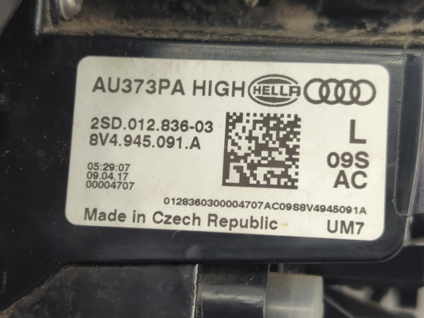 2015-2016 Audi A3 Tail Light Assembly Driver Left OEM P/N:8V4 945 091 Fits Fits 2015 2016 OEM Used Auto Parts - Oemusedautop