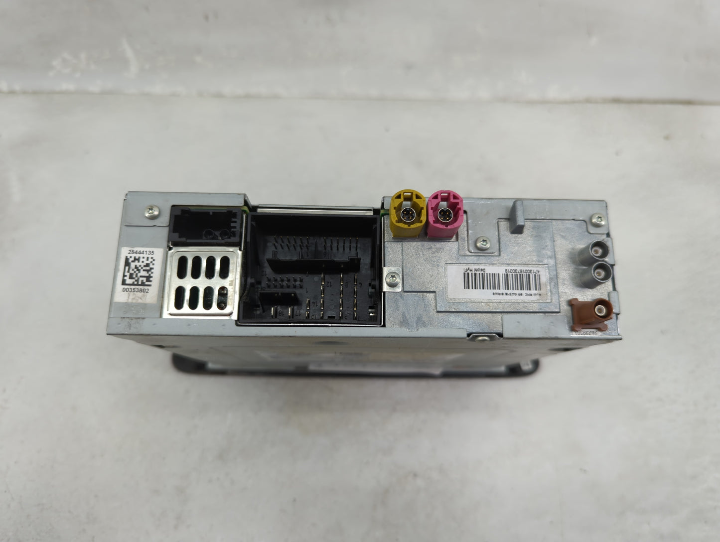 2016 Audi Q3 Radio AM FM Cd Player Receiver Replacement P/N:8U1.035.187.A 28425606, 28444135 Fits OEM Used Auto Parts - Oemu