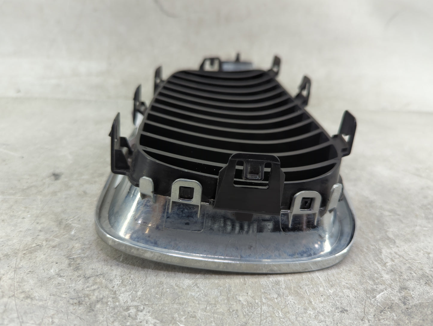 2012-2018 Bmw 320i Front Grille Bumper Not Included 1459862 - Oemusedautoparts1.com