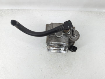 2012-2018 Bmw 320i Throttle Body P/N:1354 7588625-04 Fits Fits 2012 2013 2014 2015 2016 2017 2018 OEM Used Auto Parts