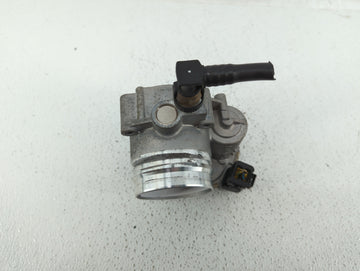 2012-2016 Bmw 328i Throttle Body P/N:37728 07317 37728 07407, 1354 7588625-03 Fits Fits 2012 2013 2014 2015 2016 2017 2018 OEM Used Auto Parts