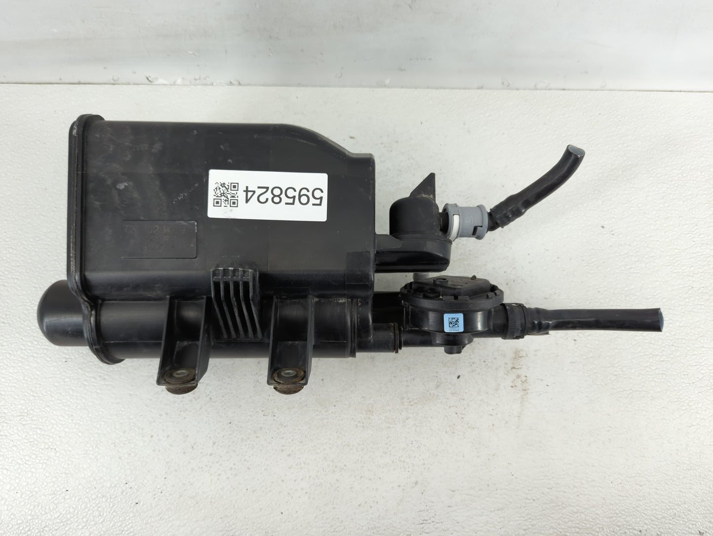 2016 Bmw 328i Fuel Vapor Charcoal Canister - Oemusedautoparts1.com