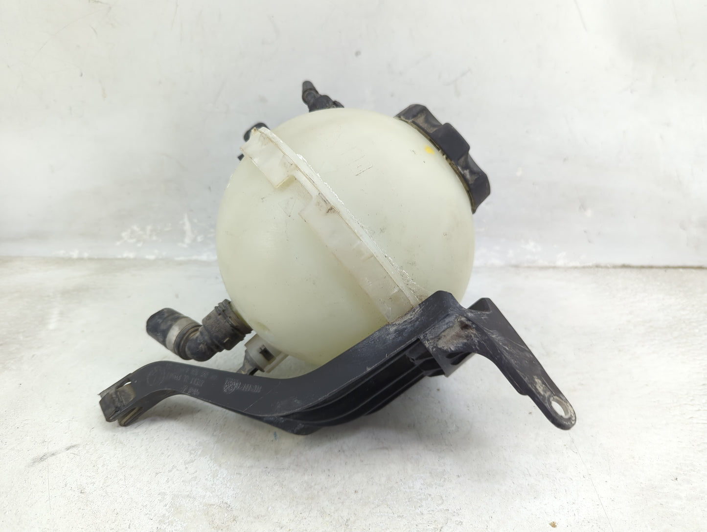 2016 Bmw 528i Radiator Coolant Overflow Expansion Tank Bottle 1459254 - Oemusedautoparts1.com