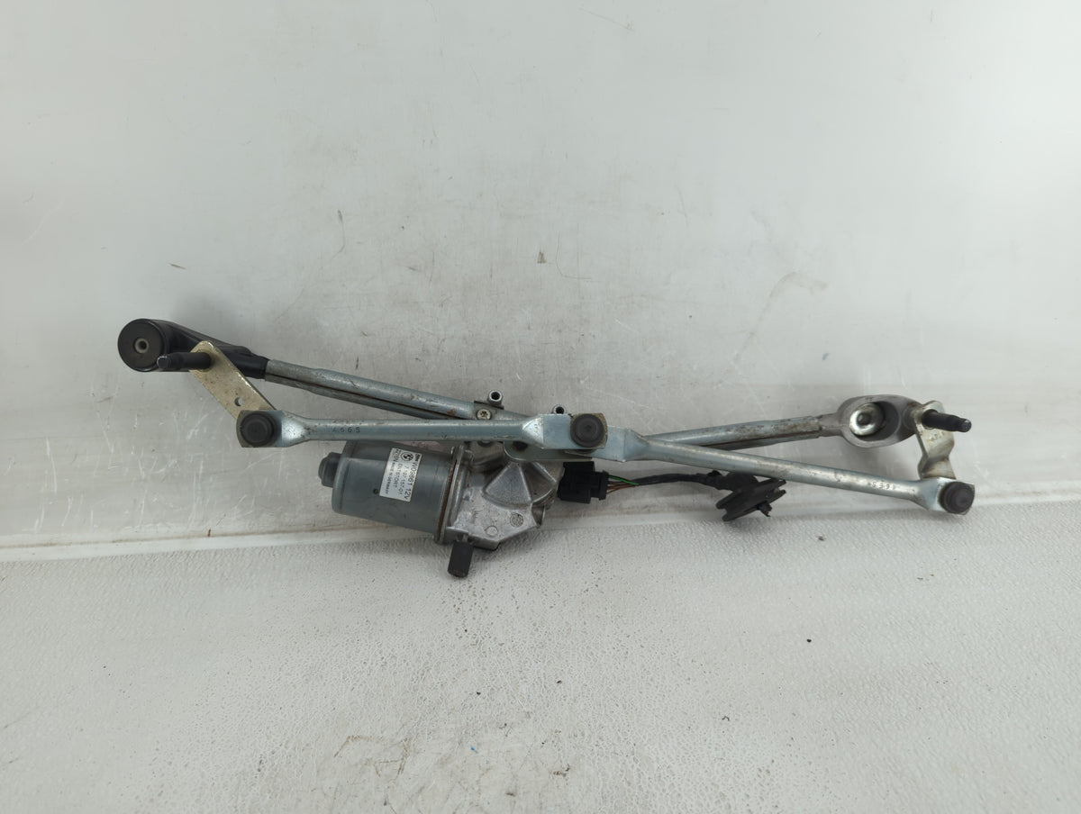 2016 Bmw Z4 Front Windshield Wiper Motor P/N:W09861 Fits OEM Used Auto Parts - Oemusedautoparts1.com