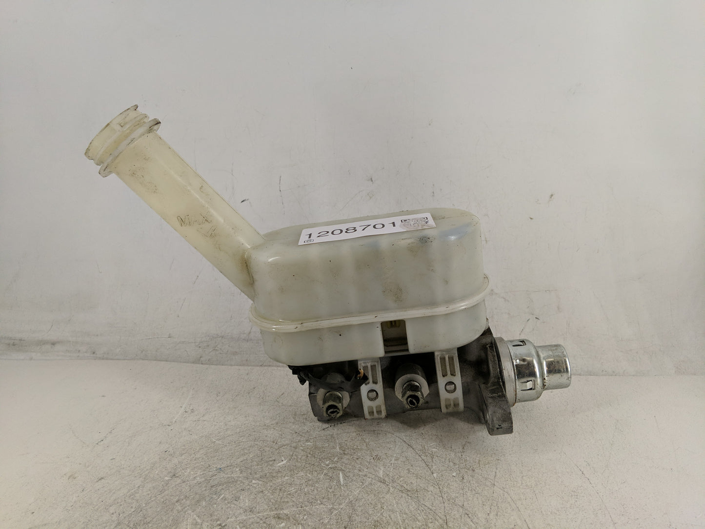 2009-2017 Buick Enclave Brake Master Cylinder - Oemusedautoparts1.com