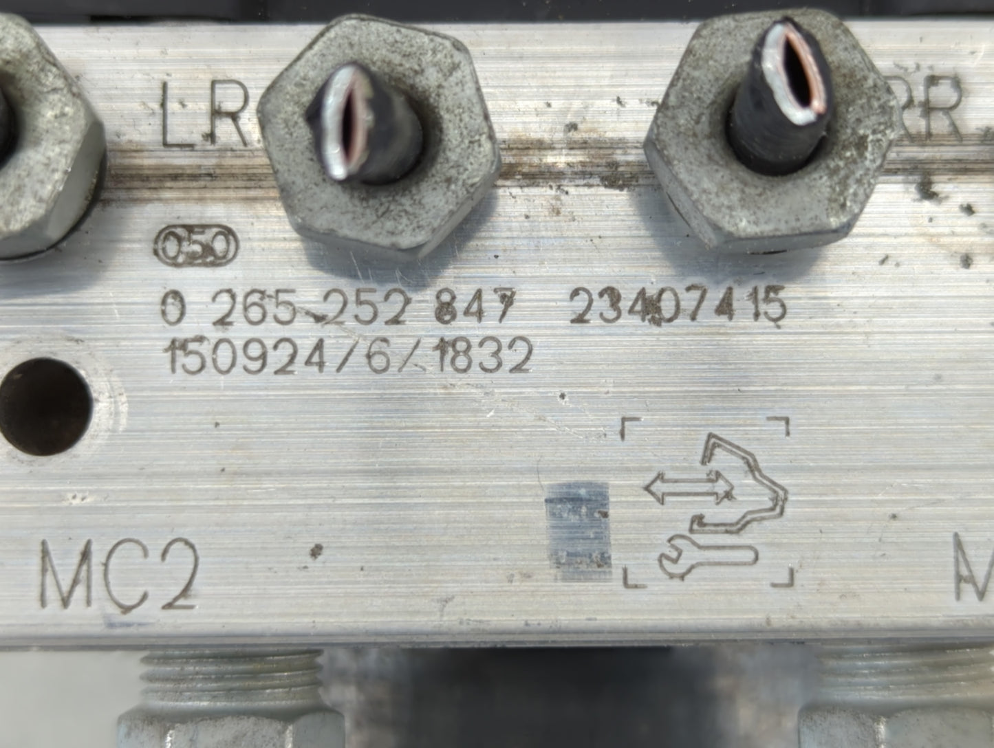 2012-2017 Buick Enclave ABS Pump Control Module Replacement P/N:23407415 Fits Fits 2012 2013 2014 2015 2016 2017 OEM Used Au