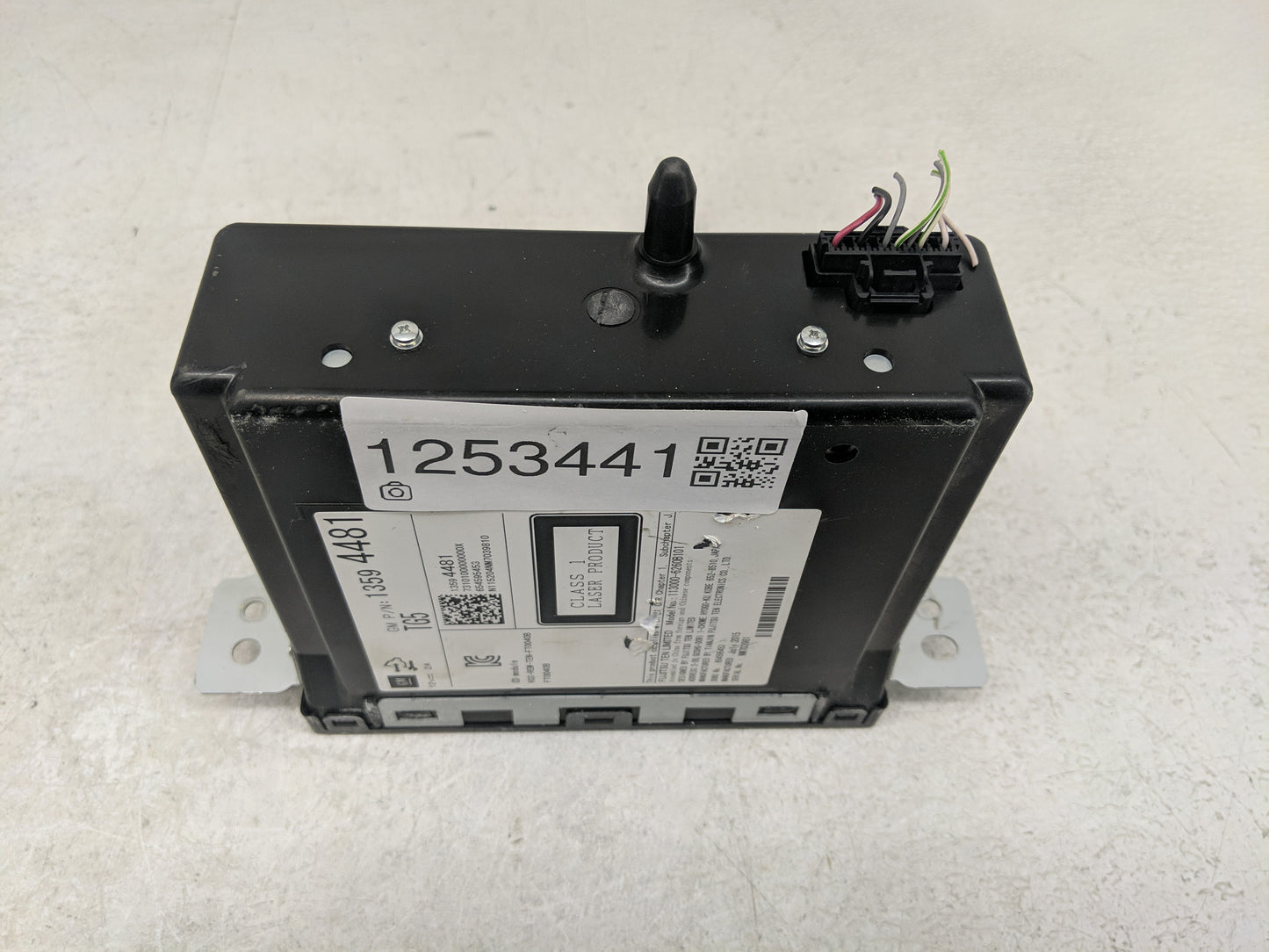 2016 Buick Lacrosse Radio AM FM Cd Player Receiver Replacement P/N:13594481 Fits OEM Used Auto Parts - Oemusedautoparts1.com