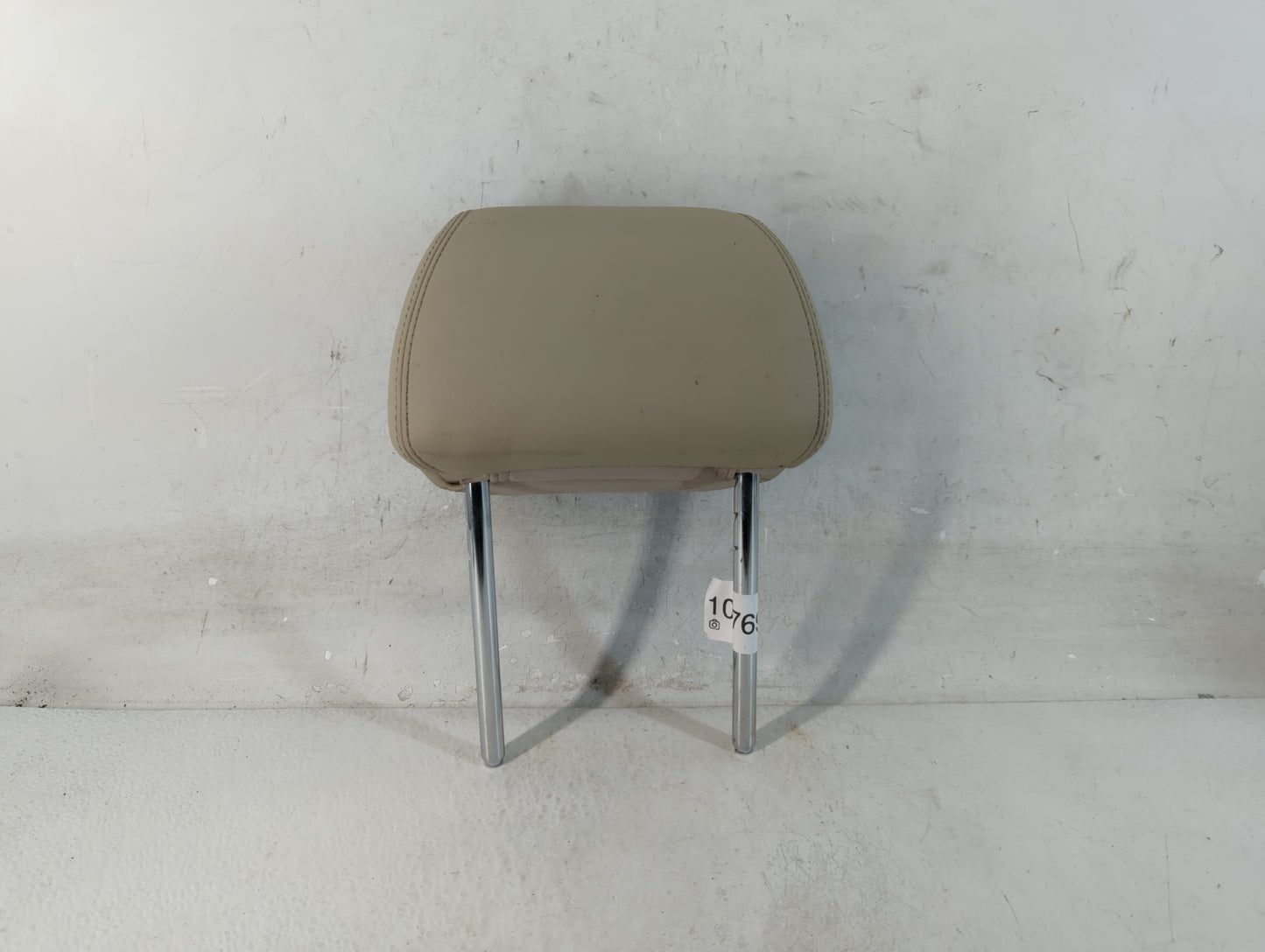 2016-2017 Buick Verano Headrest Head Rest Rear Seat Fits Fits 2016 2017 OEM Used Auto Parts - Oemusedautoparts1.com