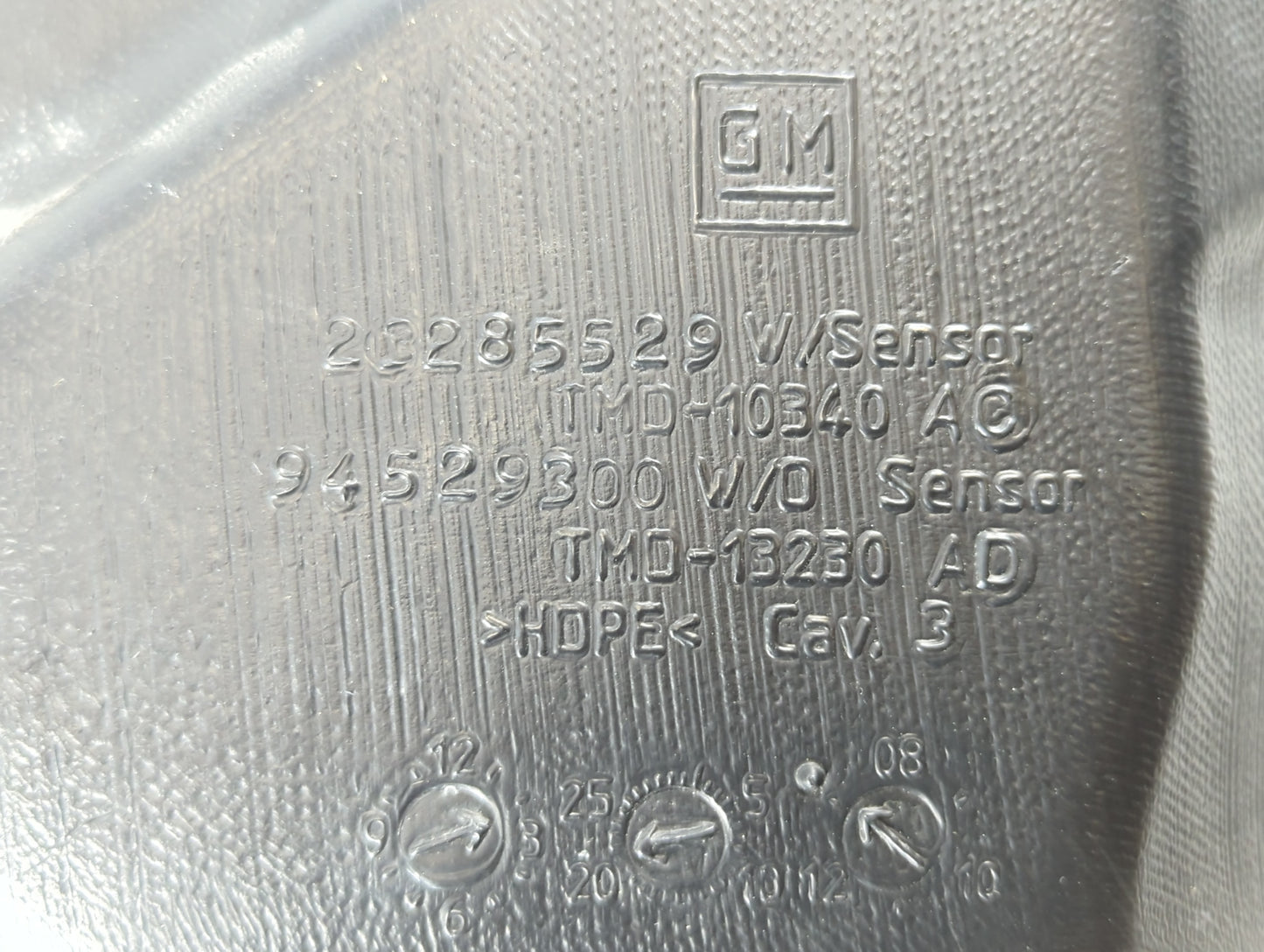2014-2017 Buick Verano Windshield Washer Fluid Reservoir Bottle Oem - Oemusedautoparts1.com