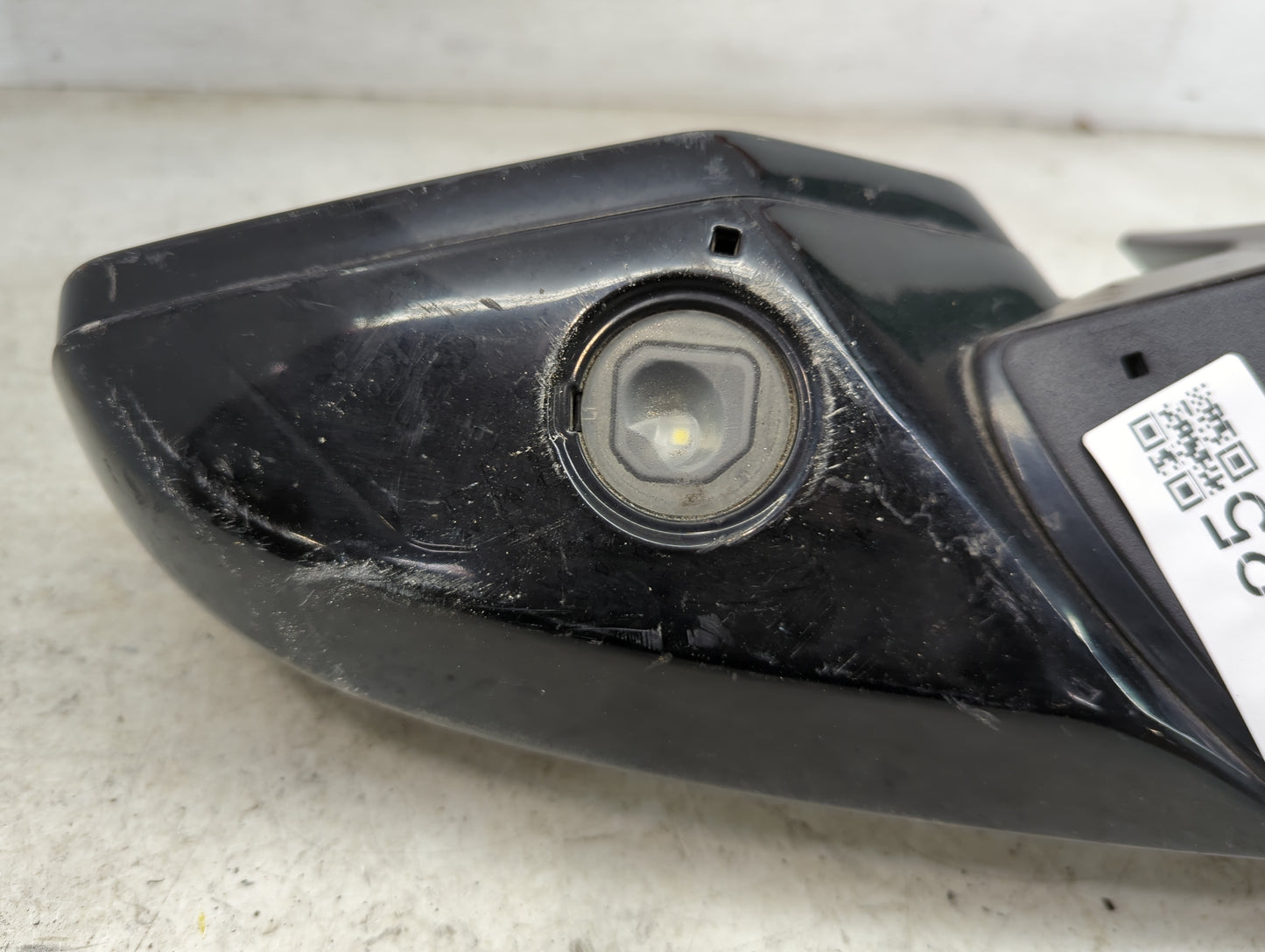 2015-2019 Cadillac Cts Driver Side View Mirror - Left Door Mirror OEM Used - Oemusedautoparts1.com