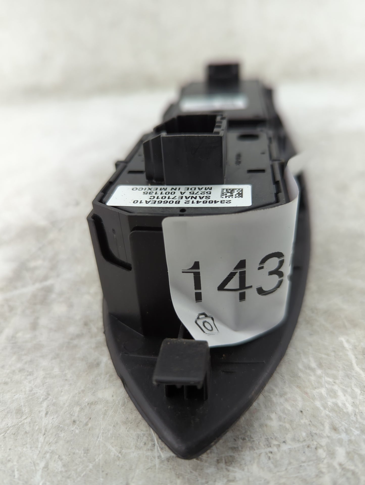 2015-2020 Cadillac Escalade Esv Master Power Window Switch Replacement Driver Side Left P/N:B067EA09 23427093 Fits OEM Used