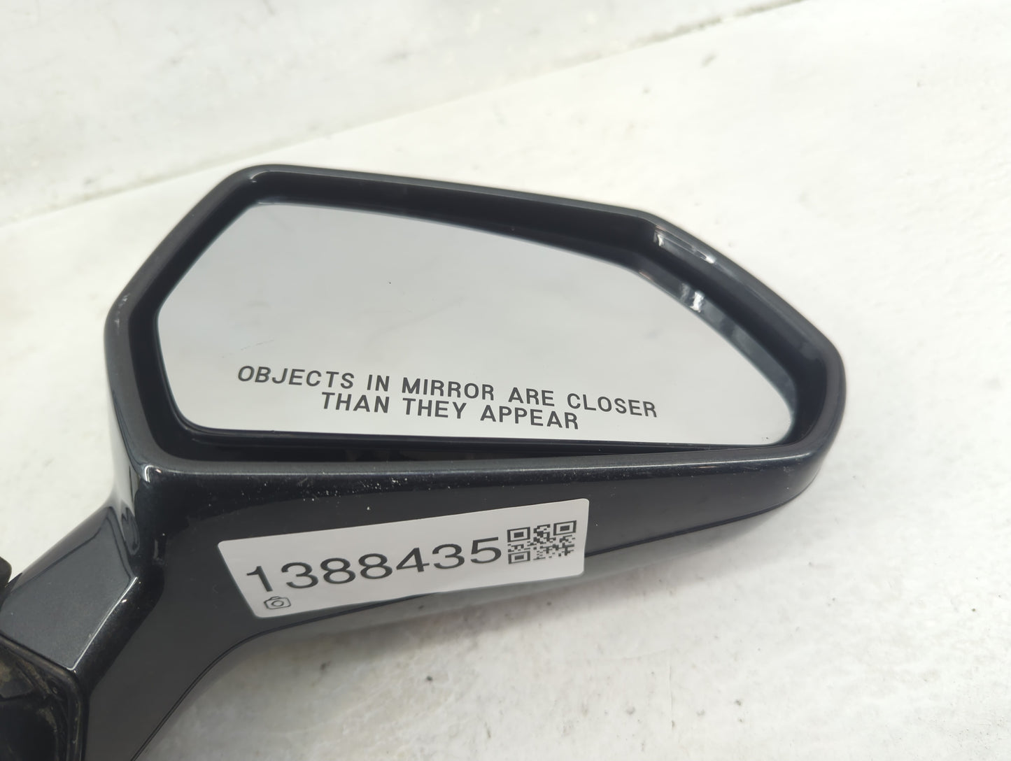 2016-2019 Chevrolet Camaro Passenger Side View Mirror - Right Door Mirror OEM Used - Oemusedautoparts1.com