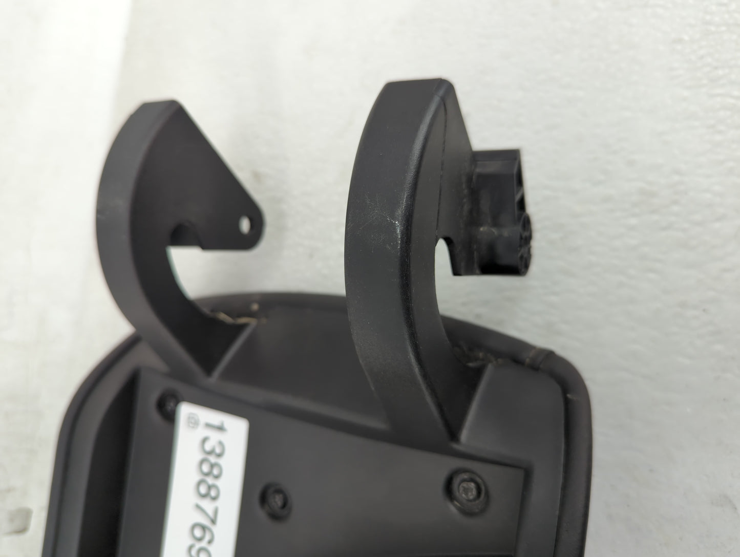 2016 Chevrolet Camaro Center Console Armrest Cover Lid Fits OEM Used Auto Parts - Oemusedautoparts1.com