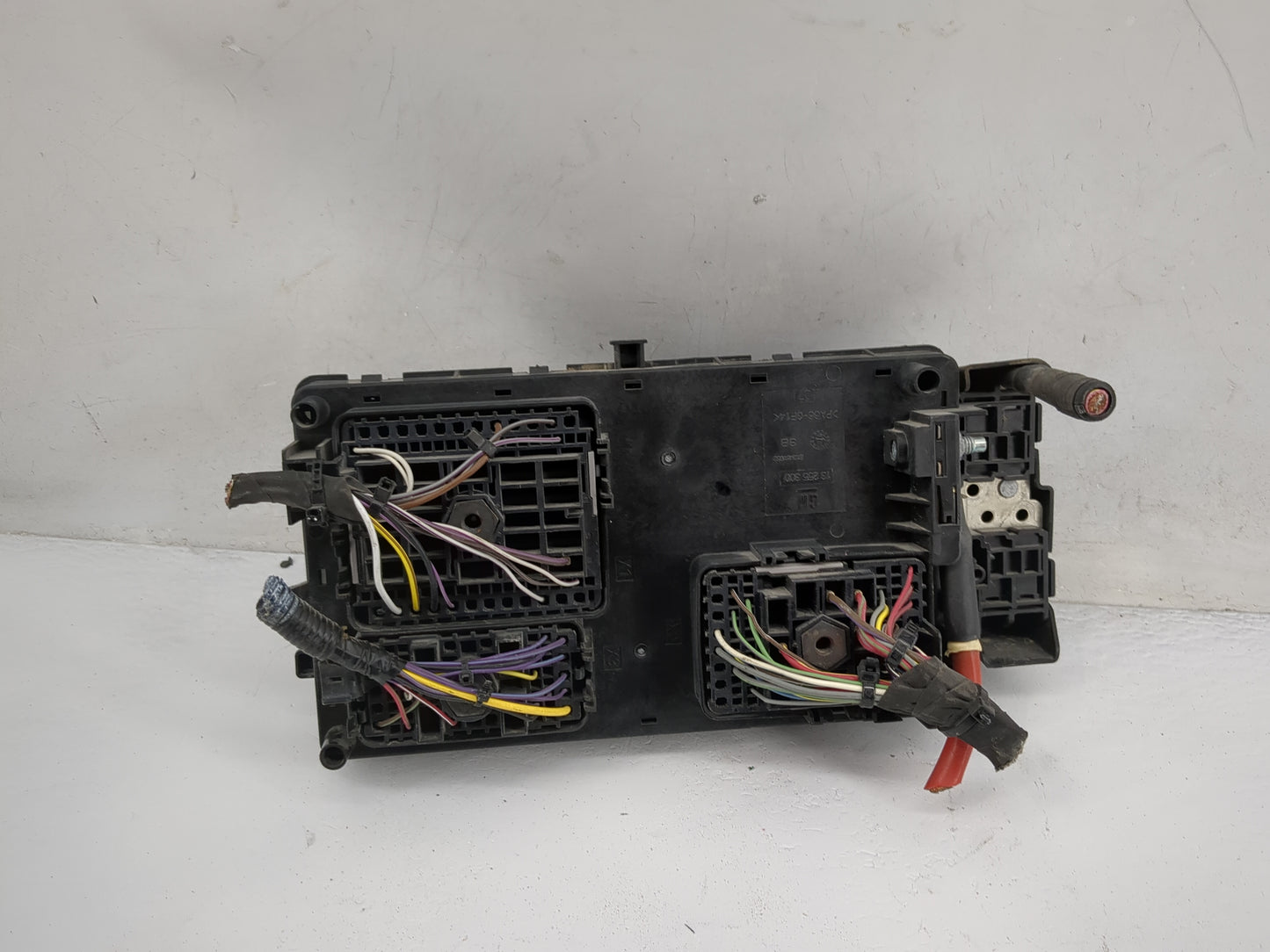 2015-2019 Chevrolet Colorado Fusebox Fuse Box Panel Relay Module P/N:812461952 Fits Fits 2015 2016 2017 2019 OEM Used Auto P
